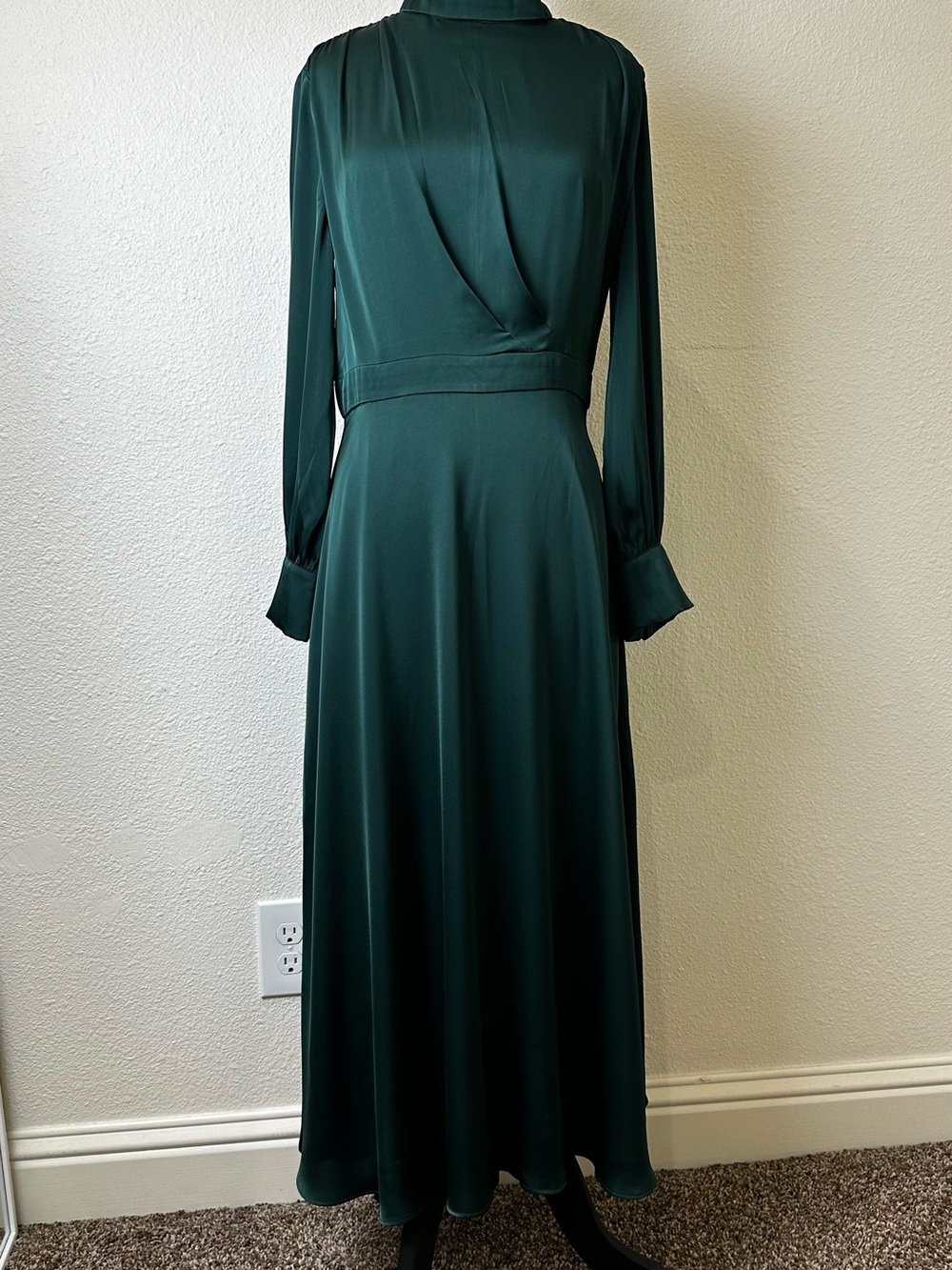 MOTF Emerald Green Long Sleeve Satin Maxi Dress